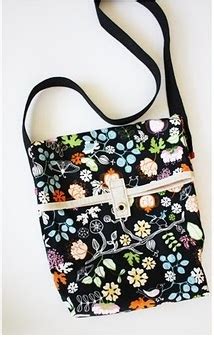 23 Designs Small Messenger Bag Pattern GenevieveConal