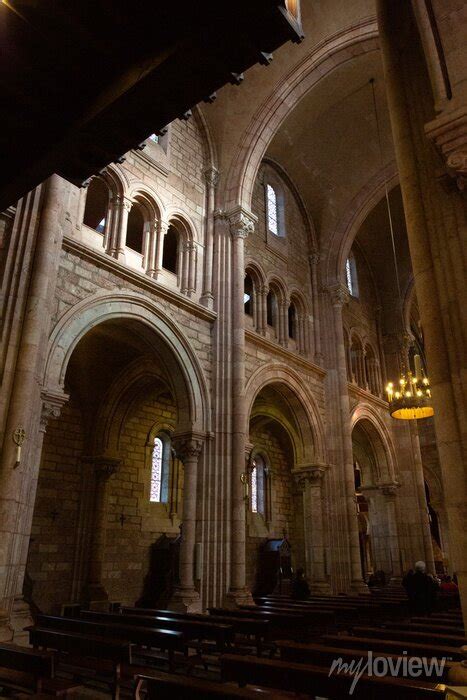 Entorno Del Santuario De Covadonga En Picos De Europa Asturias