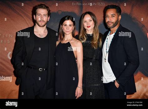 Chris Fulton Aylin Tezel Alexandra Dowling Und Samuel Anderson Bei