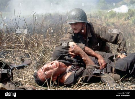 Sean Penn La delgada línea roja 1998 dirigida por Terrence Malick