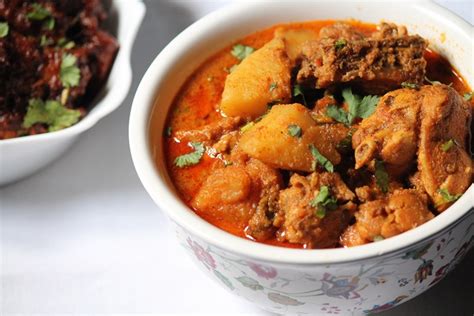 Aloo Chicken Curry Recipe Chicken Curry With Potatoes Yummy Tummy