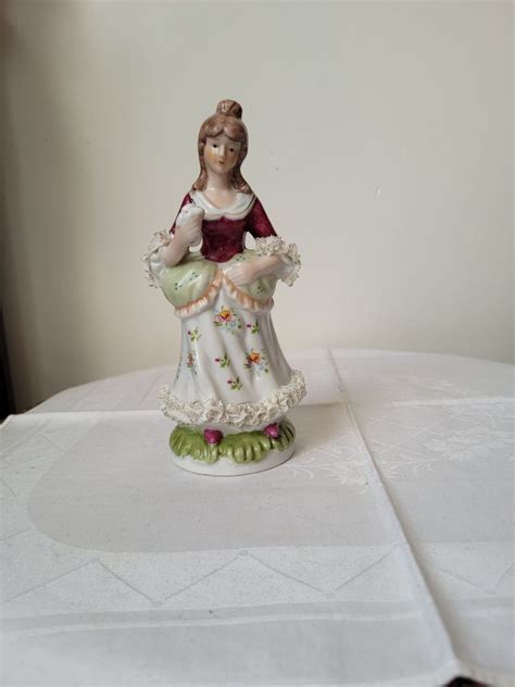 Figurka Porcelana Kobieta Z Bukietem Lublin Olx Pl