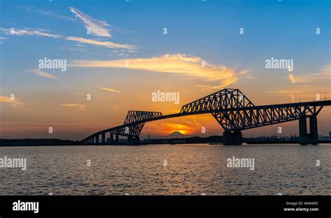 Diamond Fuji Tokyo Gate Bridge Stock Photo Alamy