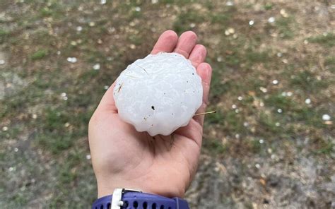 Cae Granizo De Hasta Cent Metros De Di Metro Y Mata A Ni A De A Os