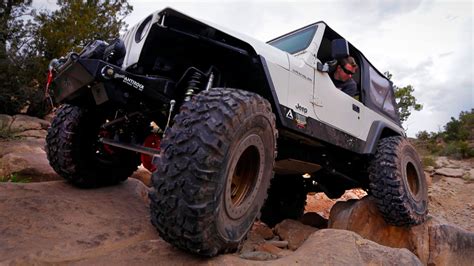 Video: Moab Rock Crawl Adventure - Leisure Wheels