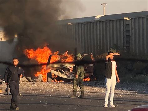 Explota camioneta cargada de pirotecnia entre Villagrán y Celaya