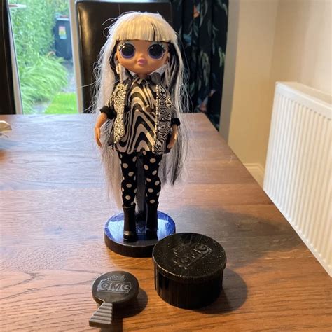 LOL SURPRISE OMG Lights Groovy Babe Doll With Stand And Brush EUR 10 48 PicClick FR