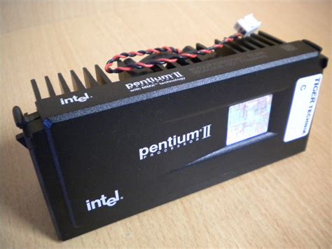 Intel Pentium II 300 MHz SL2HA CPU 80522PX300512EC