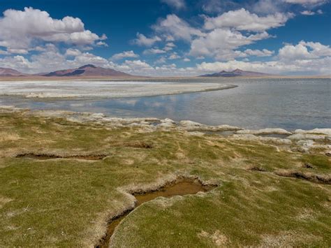 Premium Photo | View of the tara salt flat, salar de atacama, san pedro ...