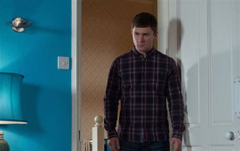 Eastenders Spoilers Christmas Brings Dark Scenes For Lee Carter How