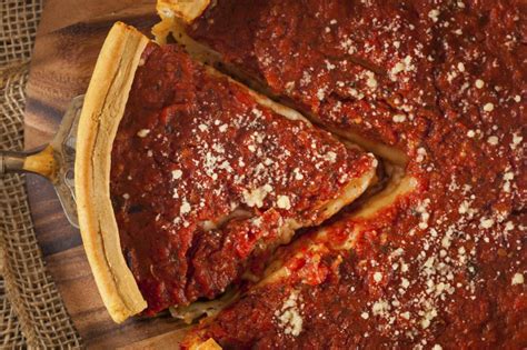 Chicago S Deep Dish Pizza Top 5 Best Places To Go Days To Come