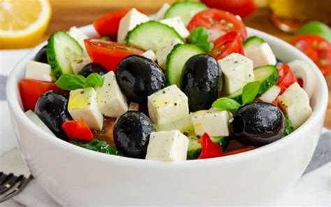 Insalata Greca La Ricetta Perfetta Per Il Caldo Estivo Giornal It