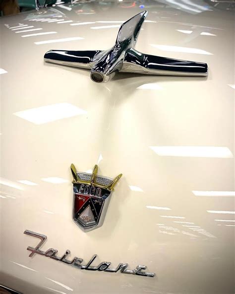 Classic Car Hood Ornaments We Ve Got A Few