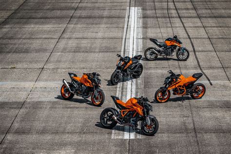 KTM DUKE 30 Anos De Naked Pura MotoNews Andar De Moto Brasil