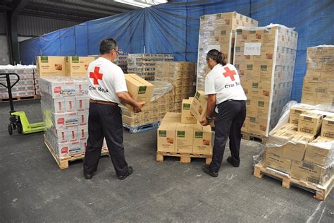 Cruz Roja Reparte M S De Kilos De Alimentos Entre