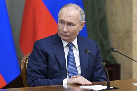 Wladimir Putin News Putin Redet Bei Brics Gipfel Ber Erfolge Im