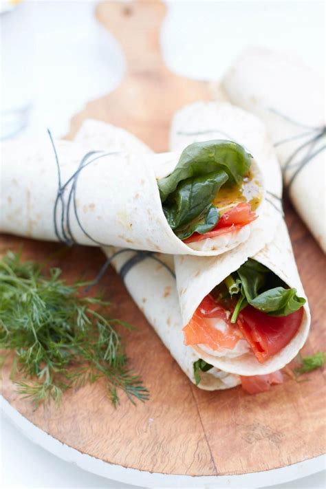 Leichte Sommerküche mit Lachs Wraps tastesheriff