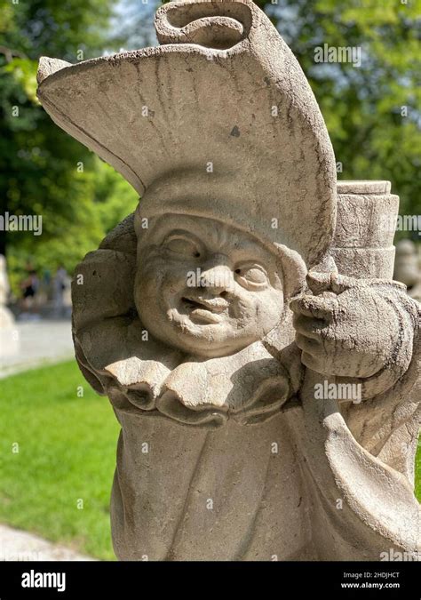 Mirabellgarten zwerge Fotos und Bildmaterial in hoher Auflösung Alamy