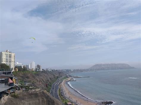 Lima Outubro Per Tambem Conhecida Por Suas Praias