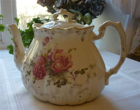 Bring Back Tea Time | Large Vintage Teapot with Pink Roses