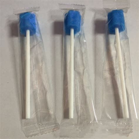 Disposable Medical Dental Oral Sponge Clean Cotton Swab Stick China