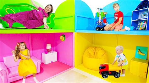 Diana And Roma Play In Four Colors Playhouse Challenge Youtube