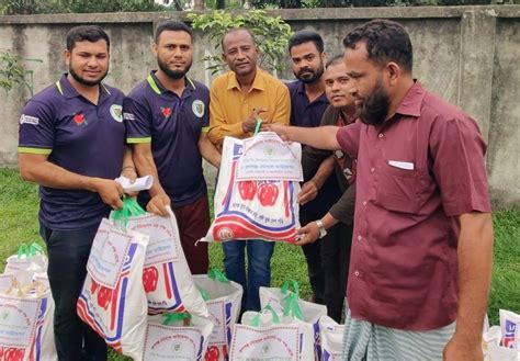 রূপগঞ্জ সোস্যাল ফাউন্ডেশনের উদ্যোগে শতাধিক পরিবারের মাঝে ঈদ সামগ্রী