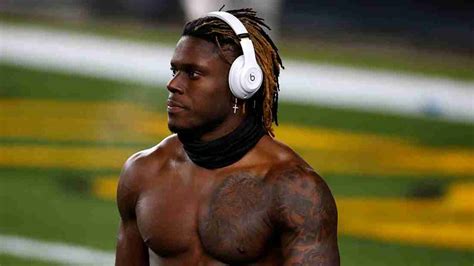 David Njoku Makes Final Call on Future With Browns