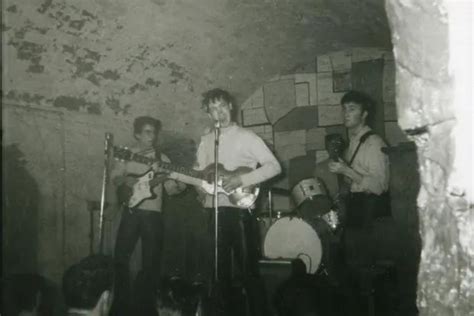 The Beatles Publican Im Genes In Ditas De Tocando En The Cavern