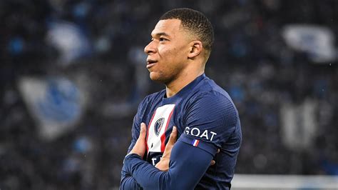 Ligue 1 200 Buts Avec Le Psg Kylian Mbappé Rejoint Edinson Cavani