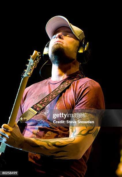 Mike Stone Guitarist Photos And Premium High Res Pictures Getty Images