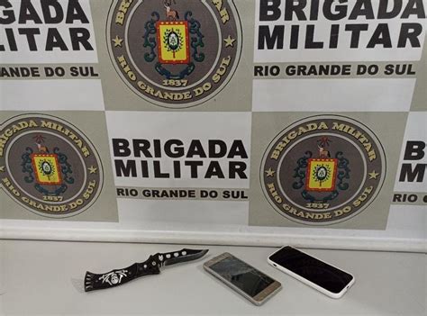 Homens Armados Faca E Pistola Adentram Em Resid Ncia E Roubam