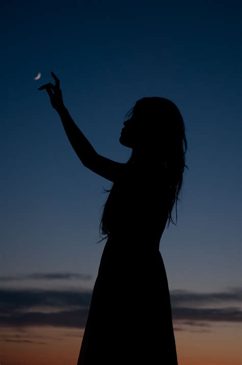 Luna The Silhouette Of A Beautiful Girl Reaching Out To T Flickr