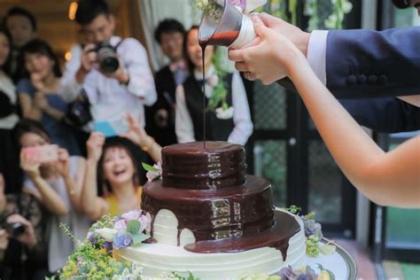 “ケーキ入刀”以外にもあった！結婚式の「初めての共同作業」アイディア7選 Arch Days