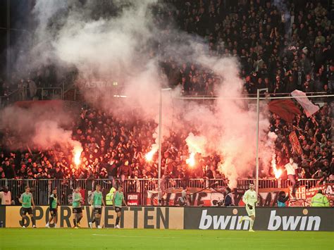 St Pauli Hohe Geldstrafe wegen Pyro Zündung im Derby liga2 online de