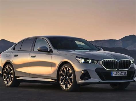 Mercedes Mi Bmw Mi Kizlarsoruyor