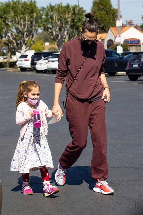 Gal Gadot With Her Daughter Celebrity Street Style Fashion Street Style