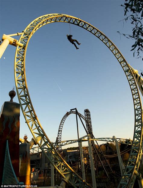 Engineers Inspect Rollercoasters At Thorpe Park While Suspended 200ft