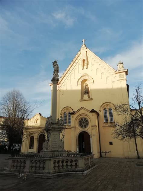 Bratislava Kostol Sv T Ho Kostel Turistika Cz