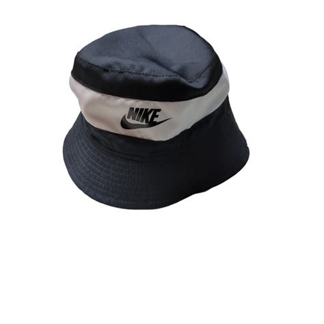 Nike Jackets And Coats Nwt Nike Ml Youth Unisex Reversible Bucket Hat Mediumlarge Blackwhite