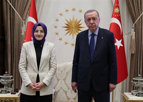 Hilal Ayık kimdir? - Elips Haber