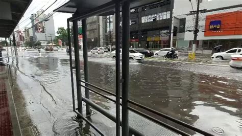 Vídeo Chuva causa transtornos em Vitória Espírito Santo G1