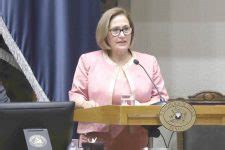 Senadora Muñoz plantea necesidad de proyecto para resguardar a