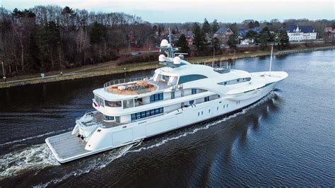 Vladimir Putin's $140 Million Superyacht Move Might Be Scarier Than The ...