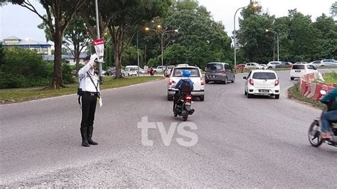 Kurangkan Kesesakan Jalan Polis Tingkat Kawalan Lalu Lintas Di Kuching