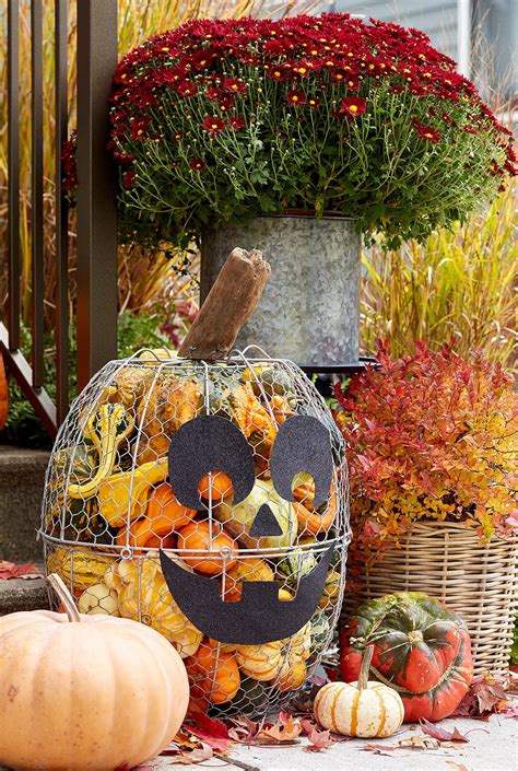 25 Outdoor Fall Decorating Ideas To Embrace The Season