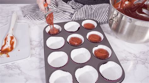 How Much Batter Do I Need For My Cupcakes? - CupcakeRecipes.com