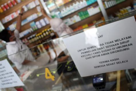 Foto Dinkes Sidak Obat Sirop Di Apotik Bandung