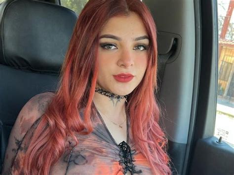 Karely Ruiz Presume Sensual Bikini Al Estilo De La Familia P Luche