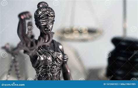 Estatua De La Dama De Justicia El Derecho Penal Imagen De Archivo